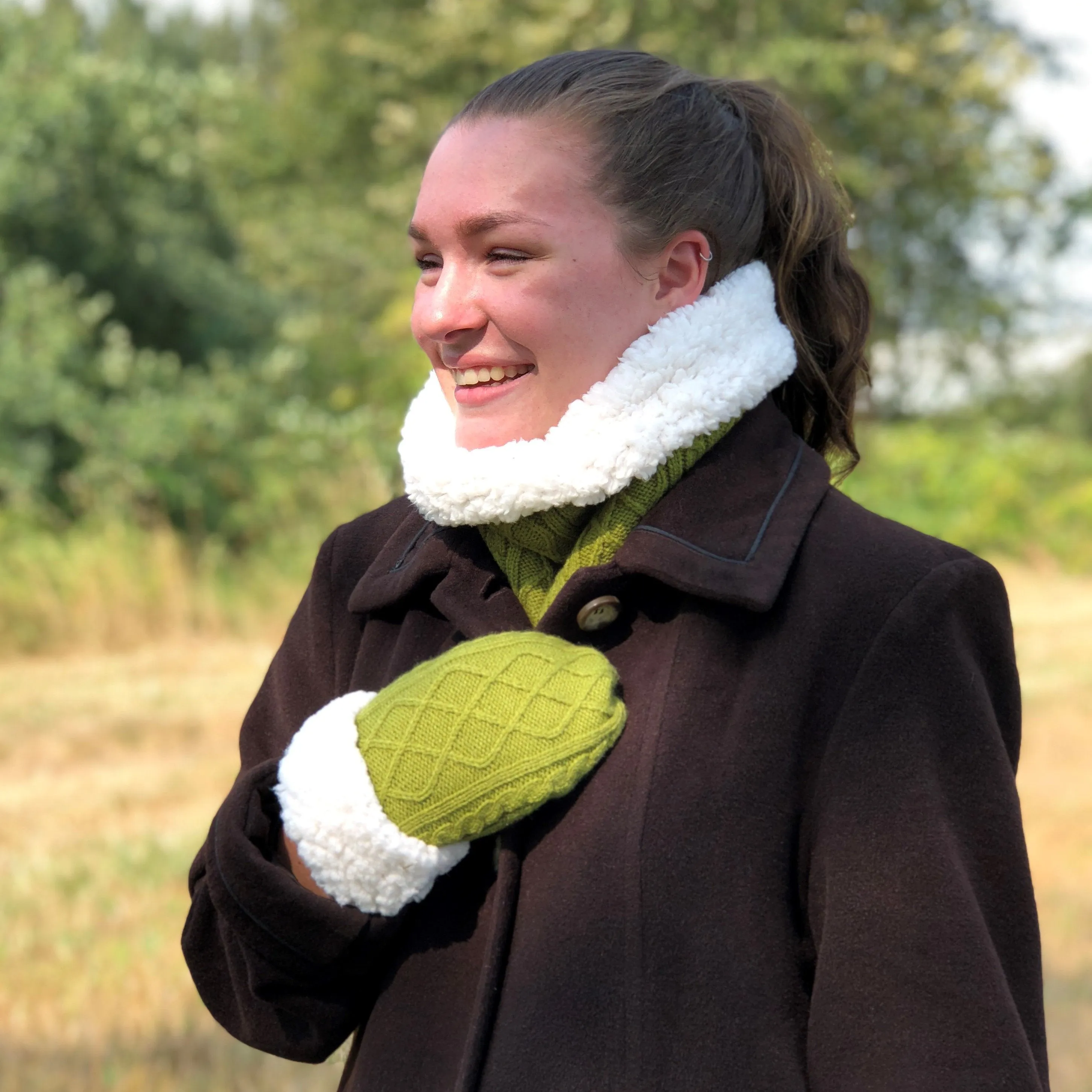 Cable Knit Snood Neck Warmer | Green