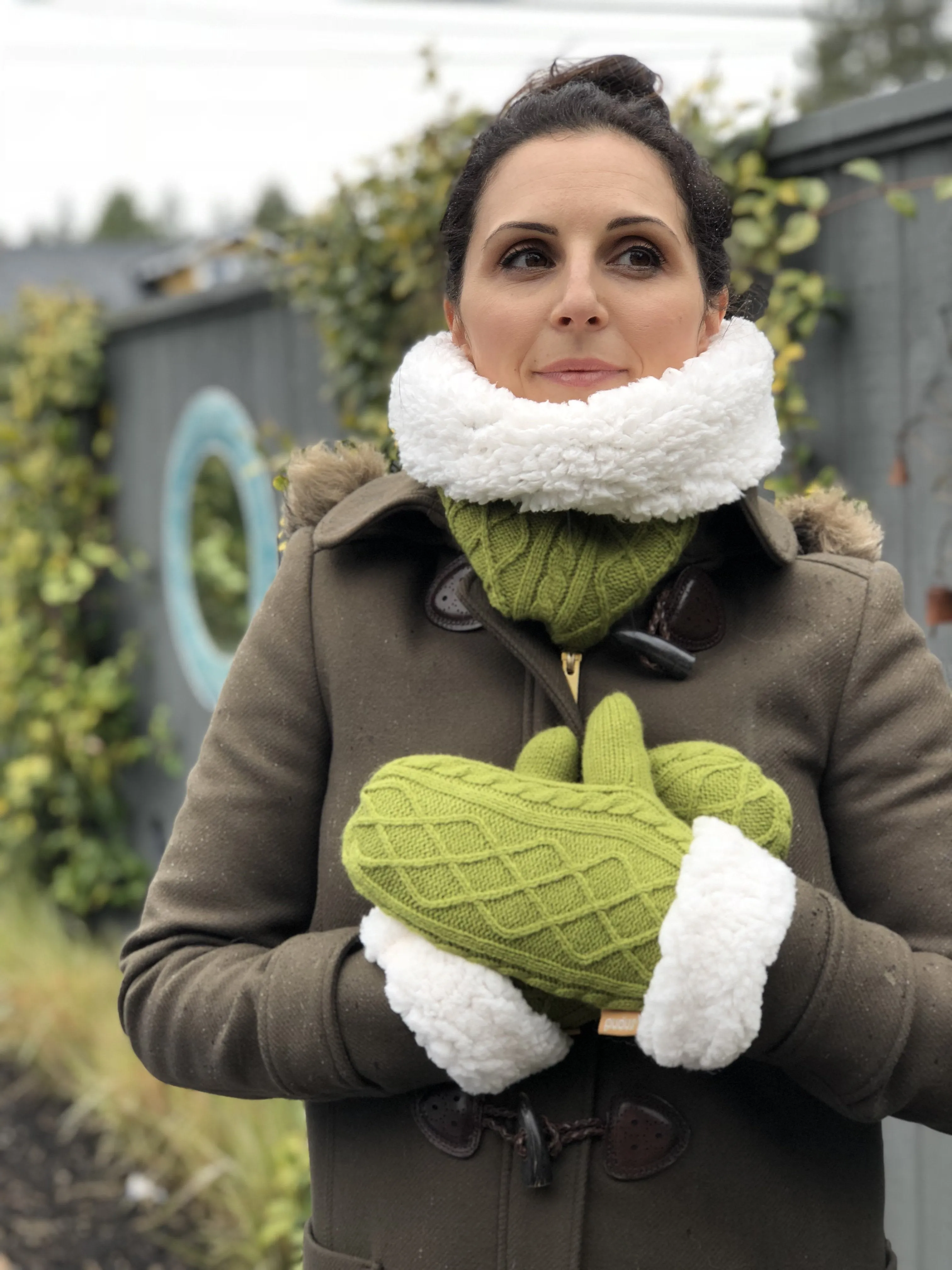 Cable Knit Snood Neck Warmer | Green