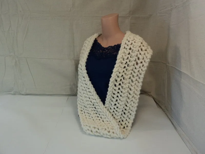 Handcrafted Cowl Wrap Cream Textured Merino Wool Infinity Female Adult -- New No Tags