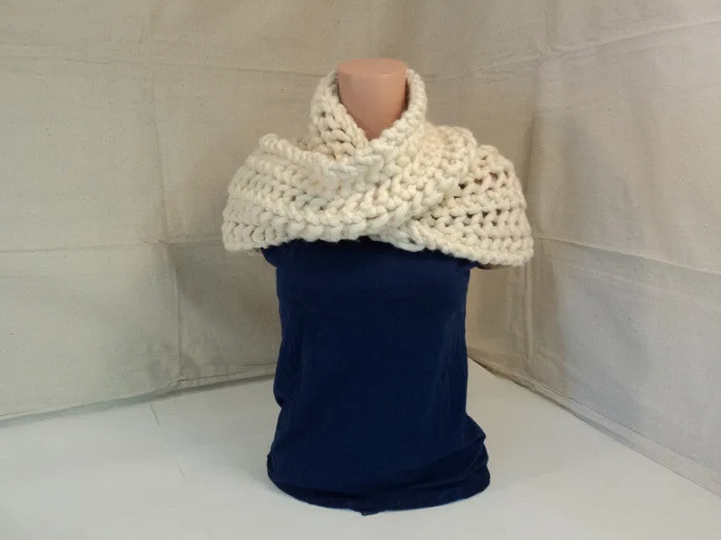 Handcrafted Cowl Wrap Cream Textured Merino Wool Infinity Female Adult -- New No Tags