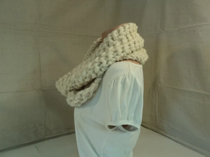 Handcrafted Cowl Wrap Cream Textured Merino Wool Infinity Female Adult -- New No Tags