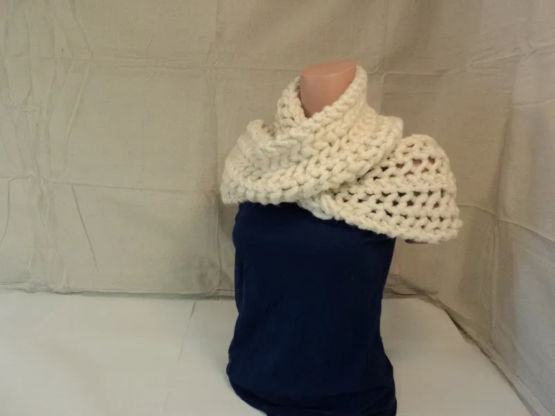 Handcrafted Cowl Wrap Cream Textured Merino Wool Infinity Female Adult -- New No Tags