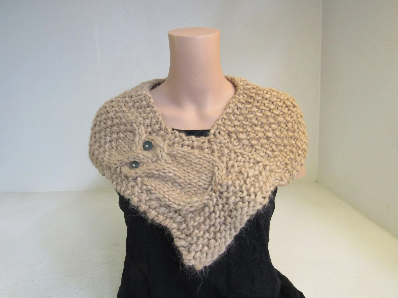 Handcrafted Owl Cowl Tan Textured 65% Alpaca 35% Acrylic Female Adult -- New