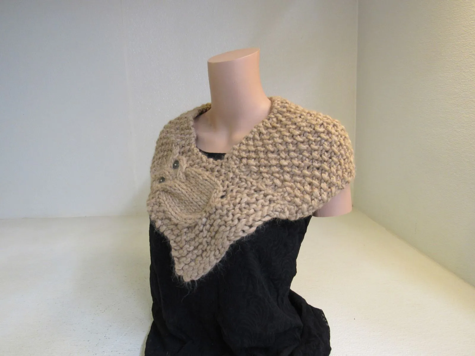 Handcrafted Owl Cowl Tan Textured 65% Alpaca 35% Acrylic Female Adult -- New