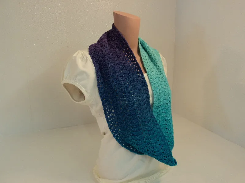 Handcrafted Wrap Cowl Teal Blue Purple Lace Ombre 100% Wool Female Adult -- New No Tags