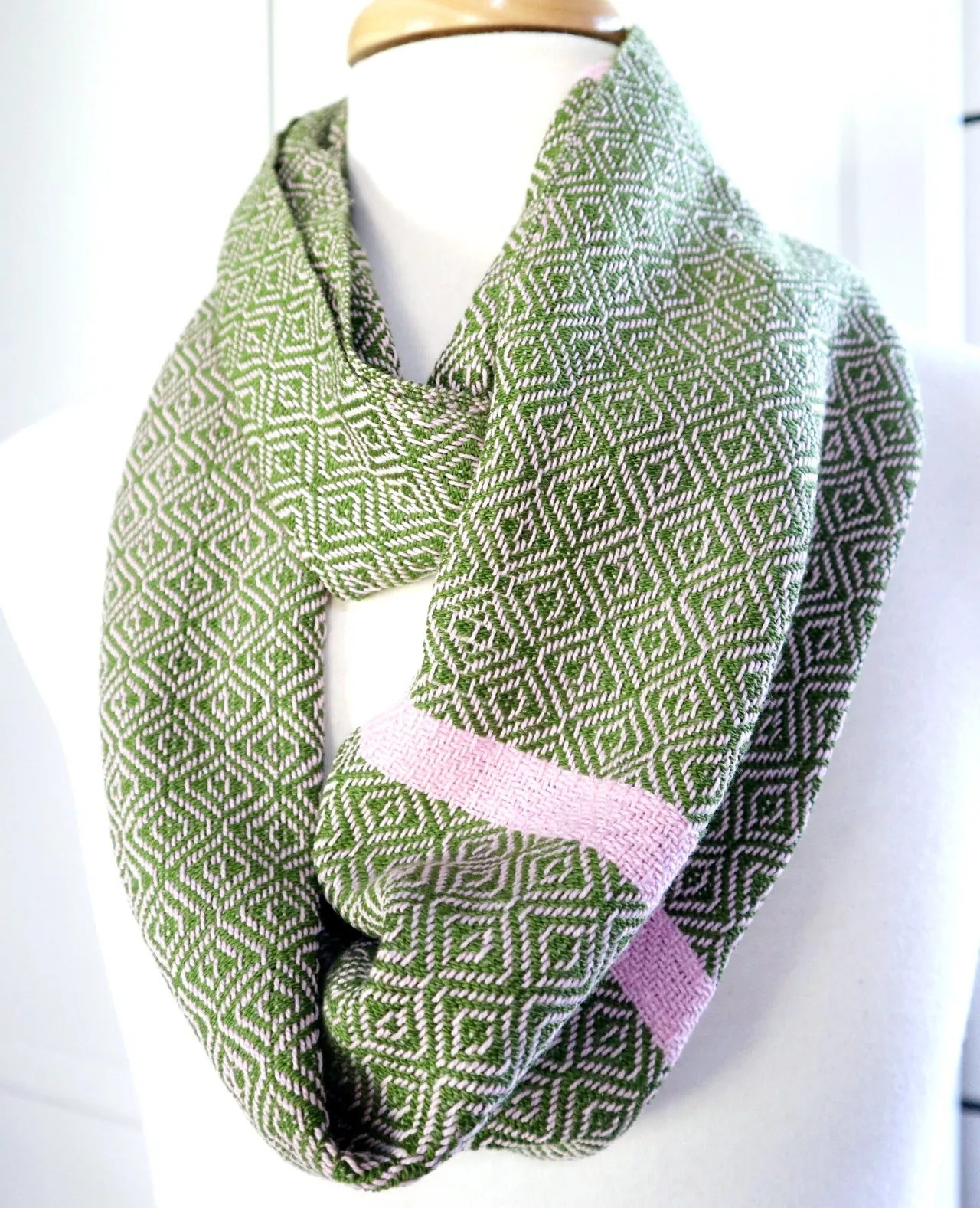 Handwoven Loop Scarf - Classic Olive Green Fruit Tingles