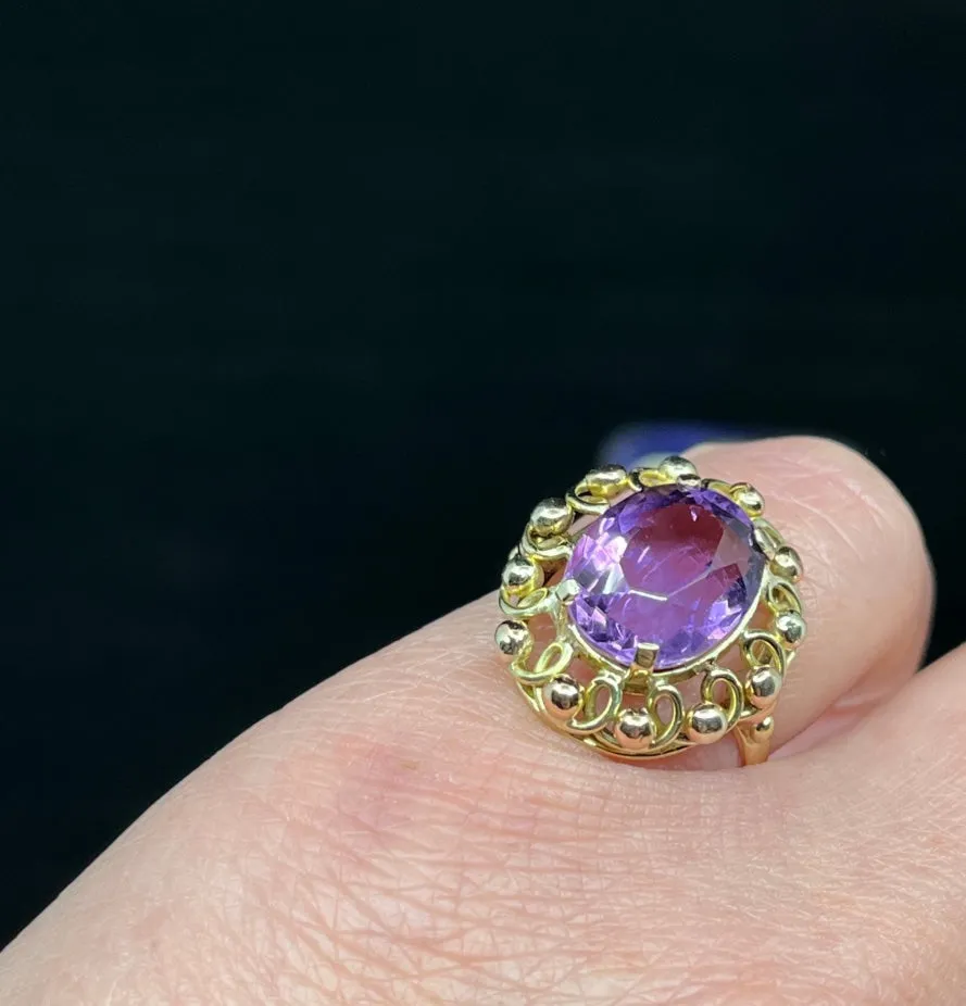 Timeless 1940s Oval Amethyst Ring